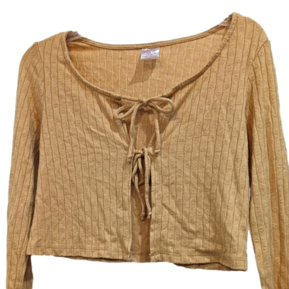 Tan crop tie shirt, size medium 7-9 - Picture 1 of 4